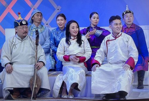Тываның Улустуң хөөмейжизи «Моол чоннуң мендизи» деп теледамчыдылгага киришкен