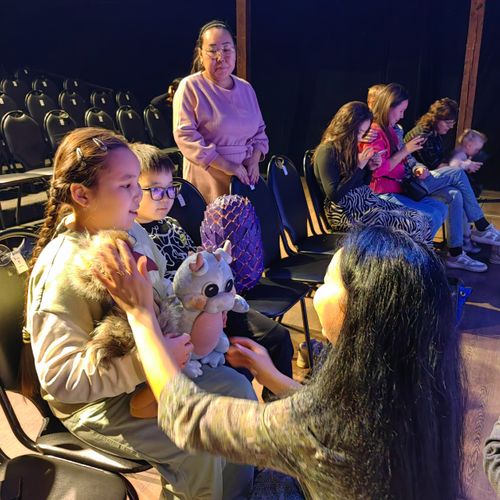 Тувинский театр кукол продолжает показы спектаклей с тифлокомментированием