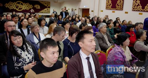 В Туве поздравили журналистов с Днем российской печати