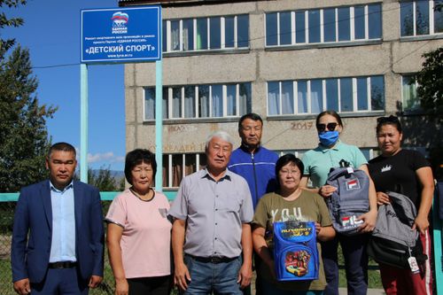 КАН-ООЛ ДАВАА ПОМОГ СОБРАТЬСЯ В ШКОЛУ ДЕТЯМ СВОЕГО ИЗБИРАТЕЛЬНОГО ОКРУГА