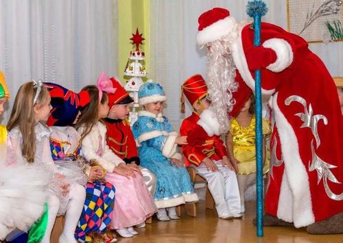 В Туве разрешили проведение новогодних утренников в школах