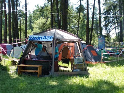 На фестивальной поляне «Устуу-Хурээ» началась регистрация участников 