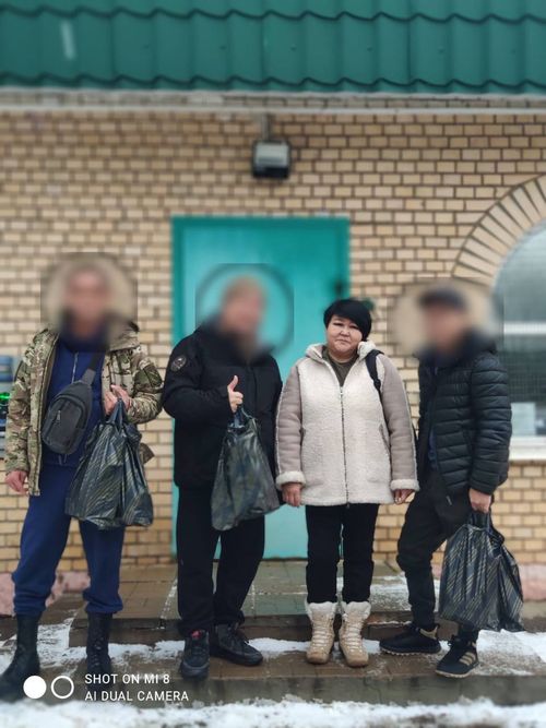 В канун Нового года Полпредство Тувы и активисты посетили военный госпиталь