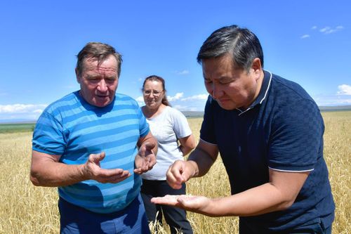 Владислав Ховалыг: "Горжусь вами, уважаемые земляки-аграрии, восхищаюсь силой духа, упорством и стойкостью характера"