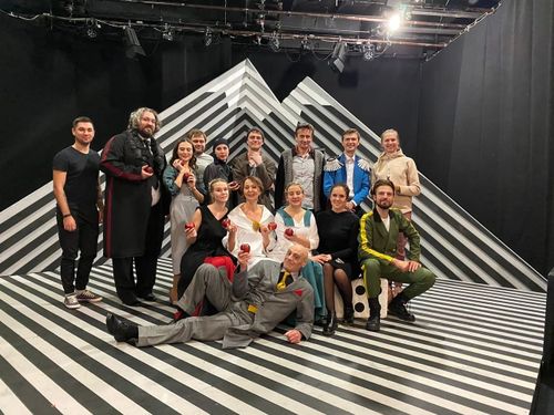 Театр из Шарыпово покажет в Туве спектакль «Я нанял убийцу»