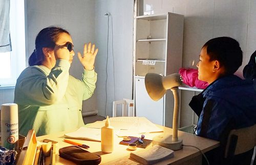 Маленьких жителей Чеди-Хольского района осмотрела бригада детских врачей