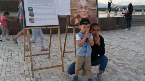 В Кызыле состоялась фотовыставка в честь дня рождения Его Святейшества Далай-ламы XIV.