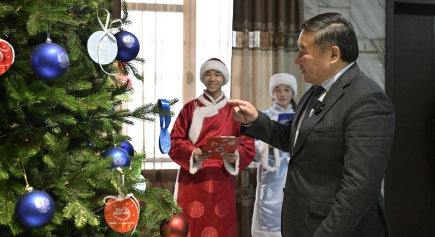В Туве дан официальный старт новогодней благотворительной акции «Ёлка желаний»