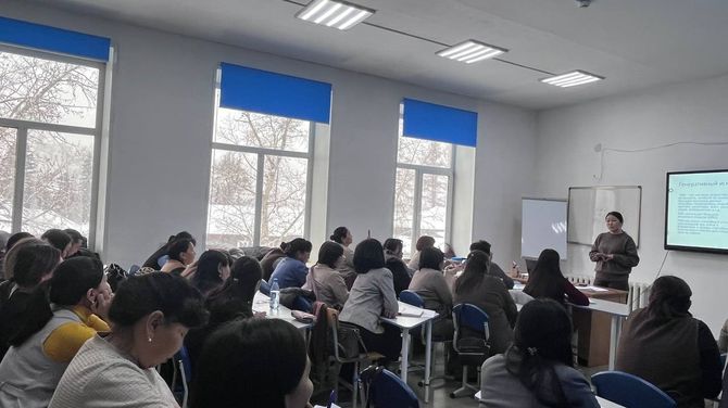 Продолжается реализация гранта Главы республики «Учителя нового поколения»: курсы по ИИ в школах республики»