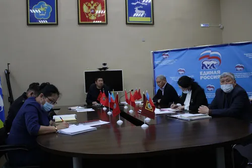 Заместитель министра ЖКХ Тувы проинспектировал Тандинский район