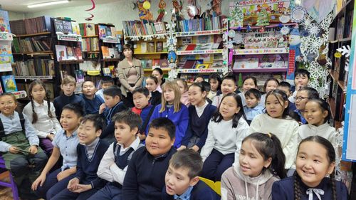 В библиотеке имени Михаила Лермонтова г. Кызыла прошли игровые часы «Снежный почтальон»