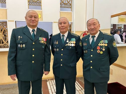 Глава Тувы Владислав Ховалыг поздравил работников таможенной службы с их профессиональным праздником