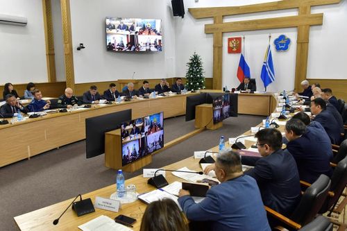 Республиканың күрүне чөвүлелиниң хуралынга национал төлевилелдер күүселдезиниң айтырыгларын чугаалашкан