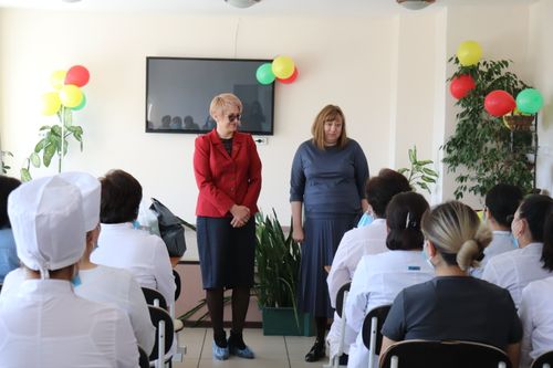 Региональное отделение «Единой России» поздравляет медицинских сестёр Тувы с профессиональным праздником