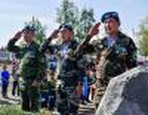 Служил скромно, погиб, как герой…