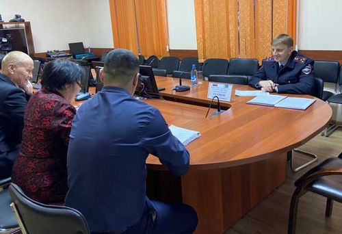 Бездействие полицейских, трудоустройство и качество следствия -  на что жаловались министру МВД Тувы?