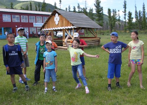 Лагерьлерни белеткеп турар