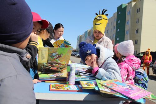 Ажык дээр адаанда ном саңы