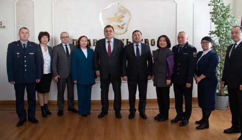 Тывада эдип-чазаар колония биле истелге изоляторун Кызылдан өскээр көжүрерин чугаалашкан