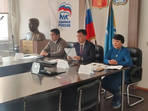 Депутат Государственной Думы Айдын Сарыглар посетил Дзун-Хемчикский район