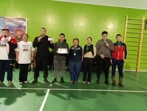 Маадырга мөңге алдар!