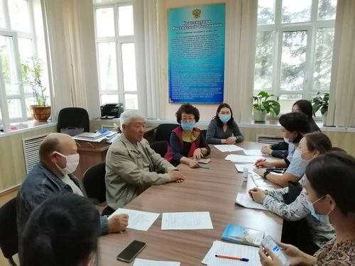 Владислав Ховалыг поздравил с юбилеем Сагаан-оола Кызыл-ооловича Долгара