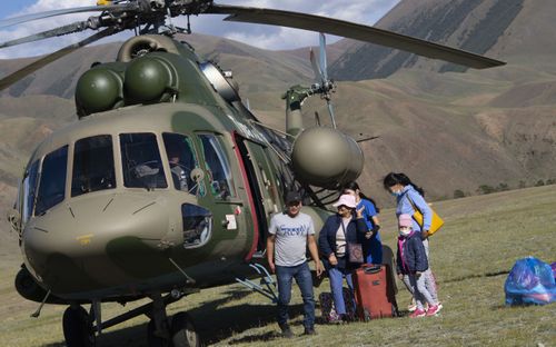 ЛЕТИМ ПО НЕБУ В ПОДНЕБЕСЬЕ