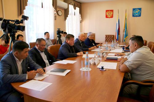Региональные отделения политических партии подписали соглашения с Общественной палатой Тувы