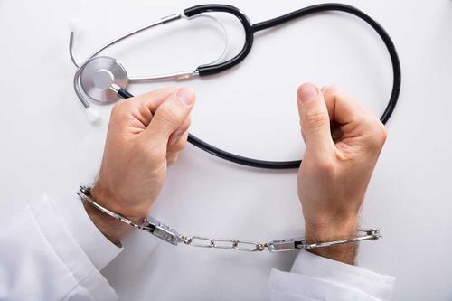 Следователи Тувы завели уголовное дело из-за смерти ребенка после укола