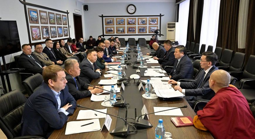 Глава Тувы провел заседание оргкомитета по подготовке IV Международного буддийского форума