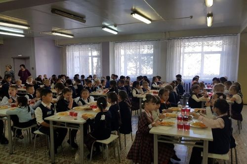 В Туве увеличена стоимость бесплатного горячего питания школьников