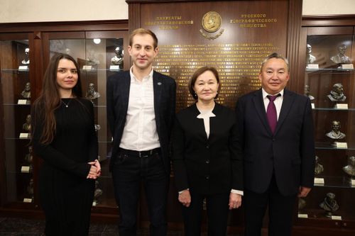 Торжественное мероприятие в штаб-квартире РГО: 80 лет с Россией