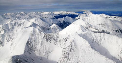 По Республике Тыва в ближайшие сутки ожидается переменная облачность, ночью местами небольшой снег,