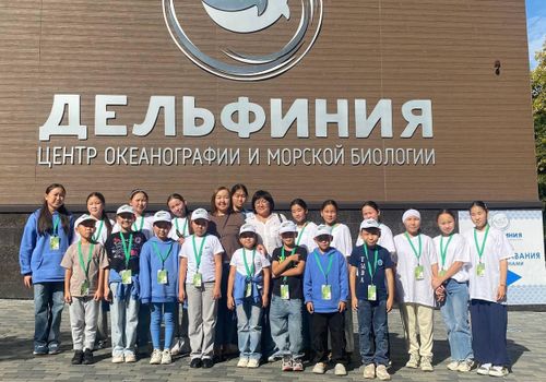 Школьники Тувы представили республику на международной акции «Песня тоже воевала»