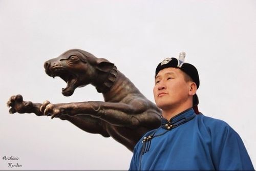 Именитый борец Тувы Сайын-Белек Тюлюш отметил 40-летний юбилей турниром