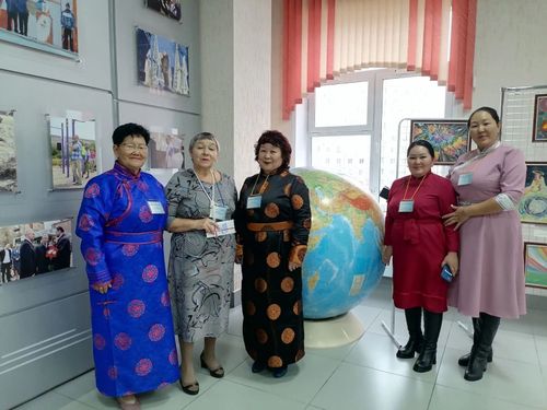 Учителя Бора-Тайгинской школы представили Туву на Всероссийских педагогических чтениях в Абакане