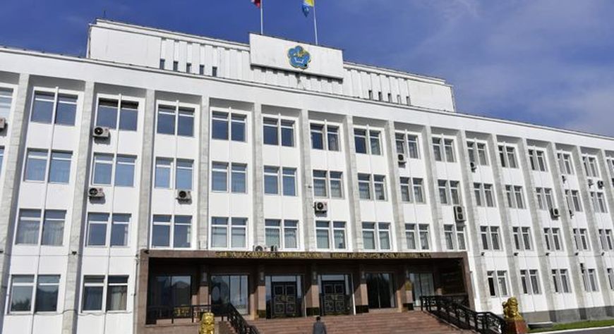 Власти Тувы отреагировали на нарушение правил проведения конных скачек