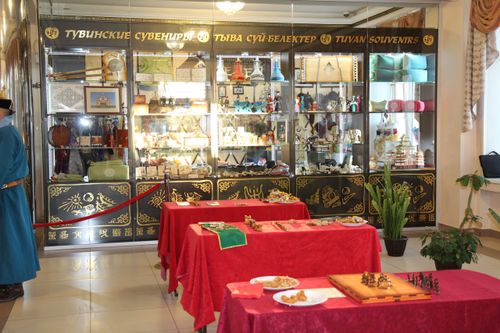 В Доме народного творчества открыли бутик тувинской национальной сувенирной продукции