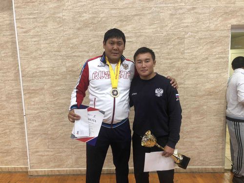 Турниры по вольной борьбе: успехи тувинских спортсменов