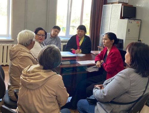 Приемным родителям, воспитывающим детей погибших участников СВО, рассказали об их правах и льготах