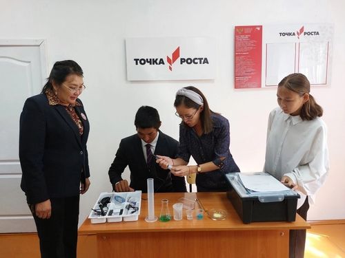 В сельских школах Тувы создано 128 центров «Точка роста»