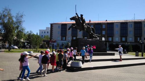 При 17 школах города Кызыла открыты дневные лагеря отдыха для детей