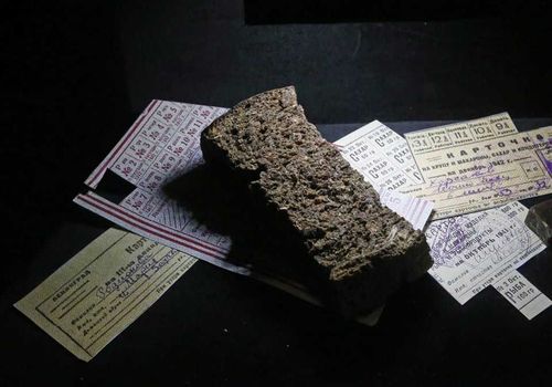 В школах Тувы началась акция «Блокадный хлеб»