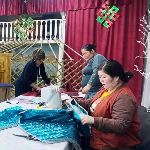 Шагаа байырлалынга уткуштур тыва тон даарап…