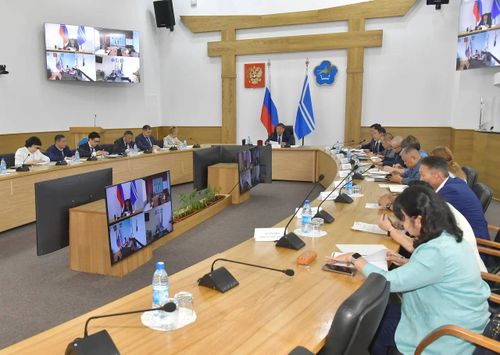 Глава Тувы поручил новому министру ЖКХ разобраться с проблемой мусора и улучшить ситуацию