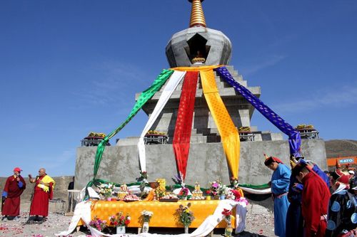 Тайбыӊ субурганы – чоннуӊ өнчүзү.