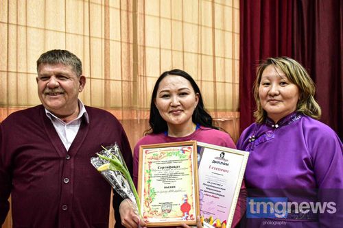 Женщина за рулём - это безопасные дороги 