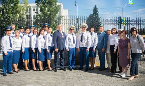 Памятник славному сыну России в Туве