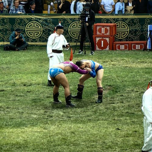 В Туве в честь Дня Победы начался турнир по национальной борьбе хуреш