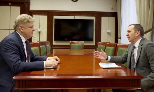 Меры по стабилизации цен полпред обсудил с руководителем Управления ФАС России по Новосибирской области Дмитрием Сухоплюевым